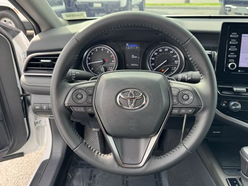 Used 2023 Toyota Camry SE image 19