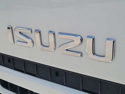 Used 2024 Isuzu NPR RWD image 10