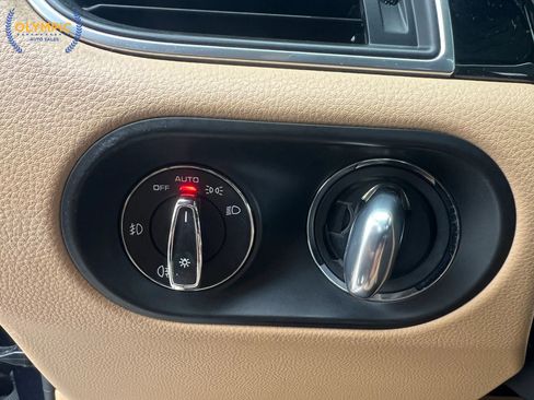 Used 2017 Porsche Macan S w/ Premium Package Plus image 36