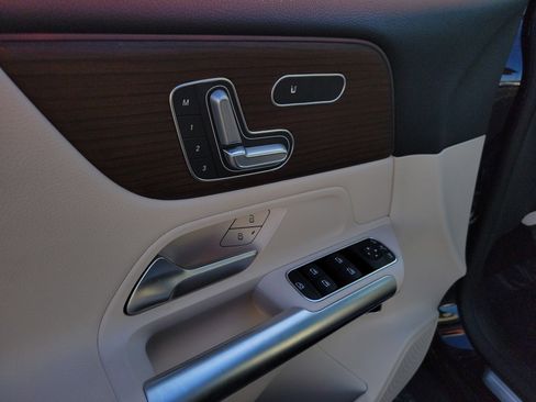 Certified 2025 Mercedes-Benz GLA 250 image 21