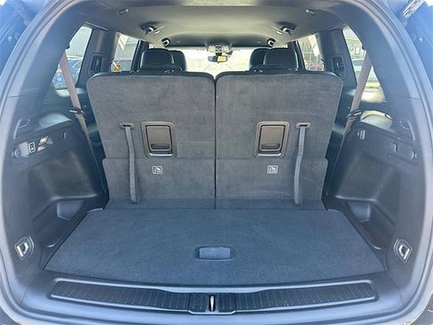 Used 2023 Jeep Grand Cherokee L Laredo image 10