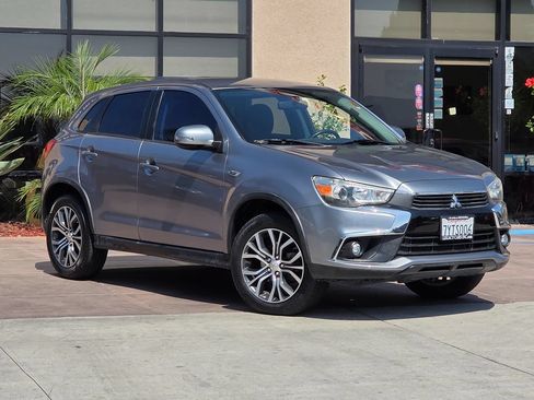 Used 2017 Mitsubishi Outlander Sport SE FWD image 3