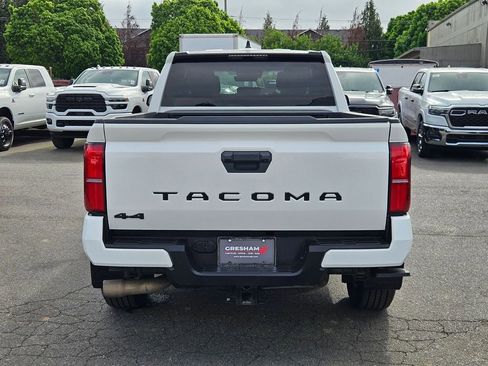Used 2025 Toyota Tacoma SR5 AWD/4WD image 6
