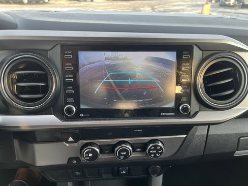 Used 2022 Toyota Tacoma SR5 image 21