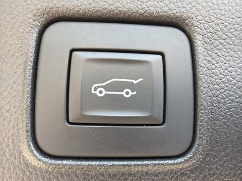 Used 2025 Chevrolet TrailBlazer RS w/ Convenience Package FWD image 13