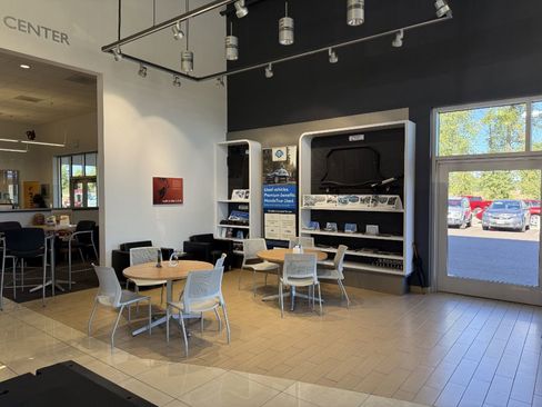 Used 2018 Honda Accord Touring image 32