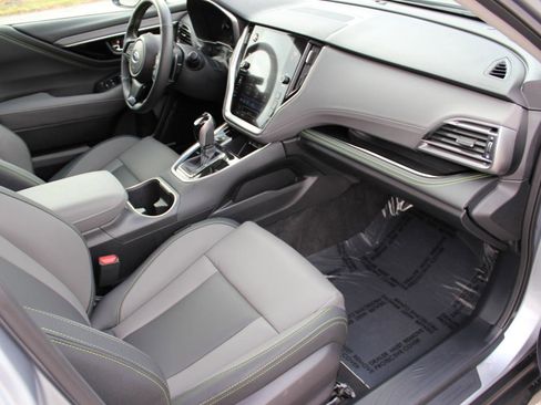 Used 2025 Subaru Outback Onyx Edition AWD/4WD image 28