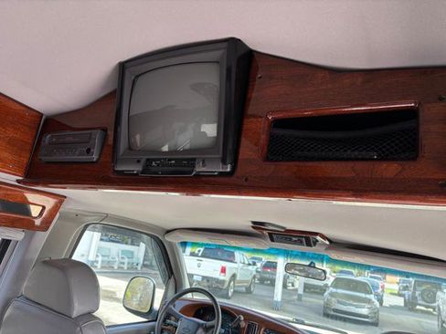 Used 1999 Chevrolet Express 1500 w/ Convenience Pkg image 15