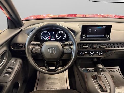 Used 2025 Honda HR-V Sport image 28