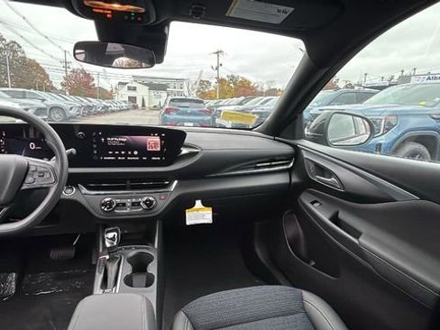 New 2025 Buick Envista Preferred w/ Convenience II Package FWD image 23