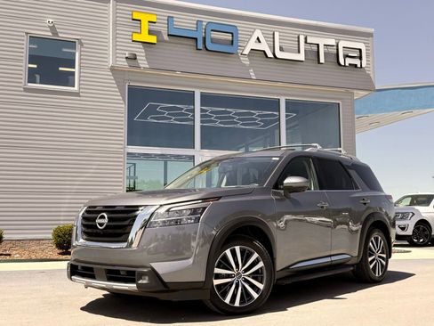 Used 2022 Nissan Pathfinder Platinum w/ Lighting Package (N93) AWD/4WD image 1
