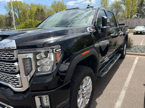 Used 2022 GMC Sierra 3500 Denali AWD/4WD image 3