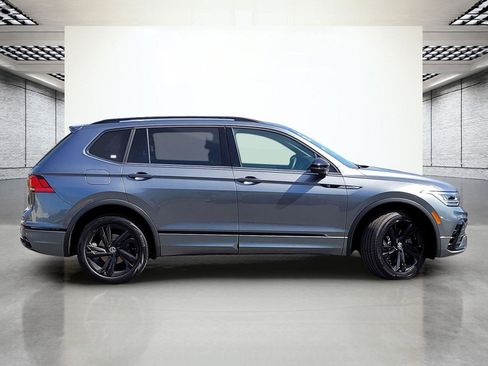 Certified 2023 Volkswagen Tiguan SE R-Line FWD image 6