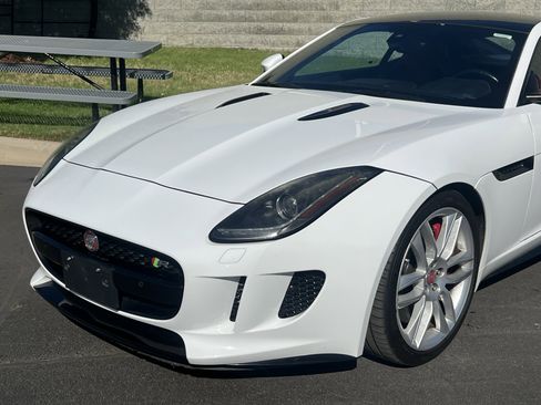 Used 2015 Jaguar F-TYPE R image 12