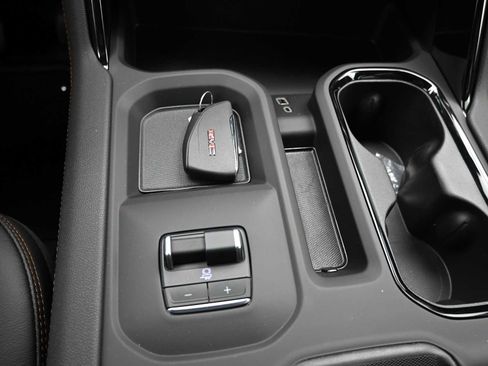 New 2025 GMC Sierra 2500 AT4 w/ AT4 Premium Plus Package image 22