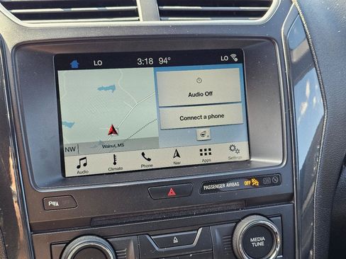 Used 2018 Ford Explorer XLT w/ Equipment Group 202A AWD/4WD image 51