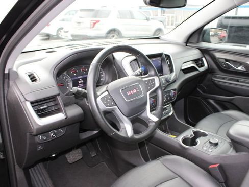 Used 2024 GMC Terrain SLT image 16