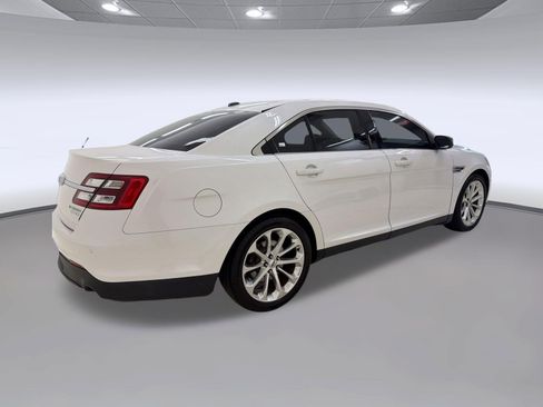 Used 2014 Ford Taurus Limited w/ Equipment Group 301A FWD image 9