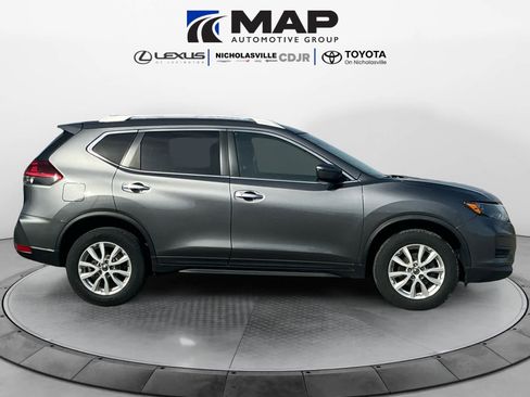 Used 2020 Nissan Rogue SV image 6