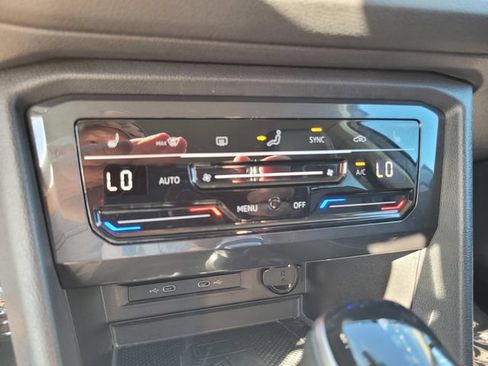 Used 2023 Volkswagen Tiguan SE FWD image 24