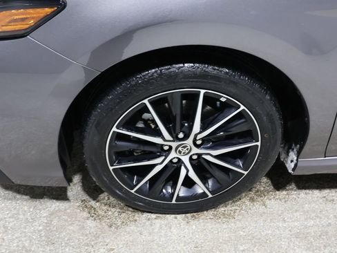 Used 2023 Toyota Camry SE image 9