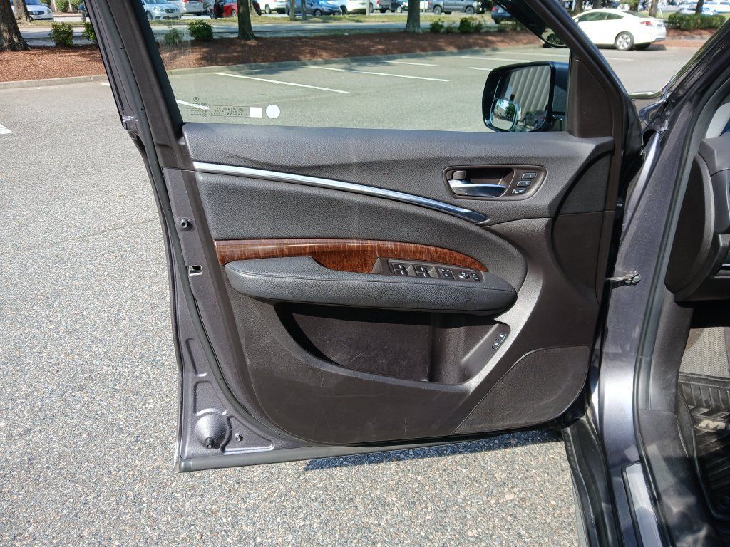Used 2017 Acura MDX SH-AWD image 10