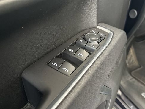Used 2025 GMC Sierra 1500 SLT AWD/4WD image 13