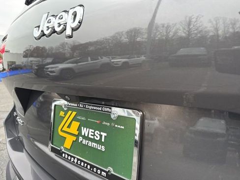 Used 2022 Jeep Grand Cherokee L Limited image 16