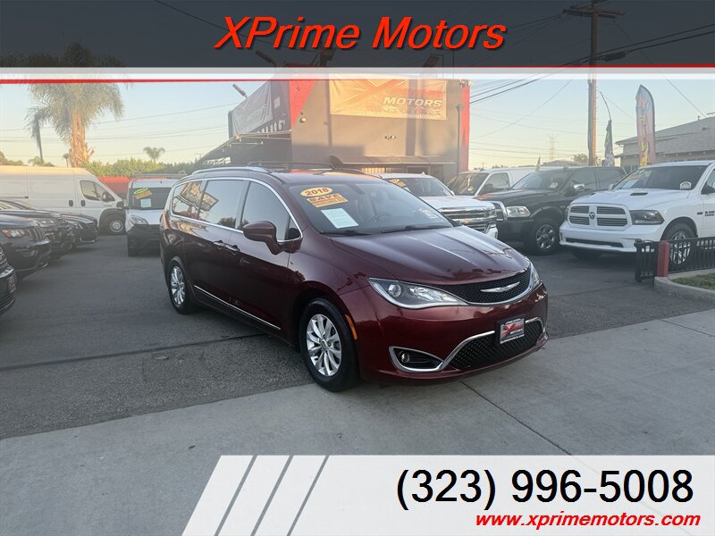 Used 2018 Chrysler Pacifica Touring-L FWD image 1