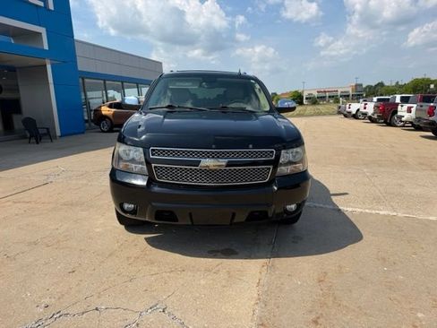 Used 2010 Chevrolet Suburban LTZ AWD/4WD image 7