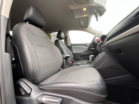 Used 2022 Volkswagen Taos SE w/ IQ.Drive SE Package image 11