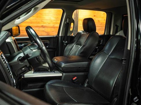 Used 2014 RAM 1500 Laramie w/ Convenience Group image 9