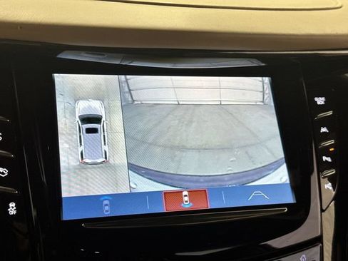Used 2018 Cadillac Escalade Platinum RWD image 15