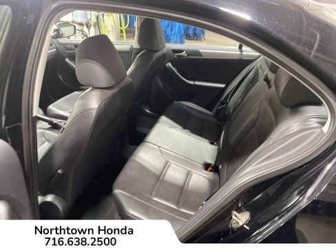 Used 2017 Volkswagen Jetta SE image 15