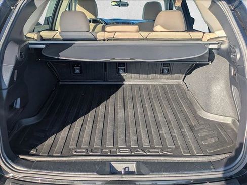 Used 2018 Subaru Outback 2.5i Premium image 6