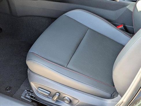 New 2026 Toyota Prius Plug-In Hybrid FWD image 4