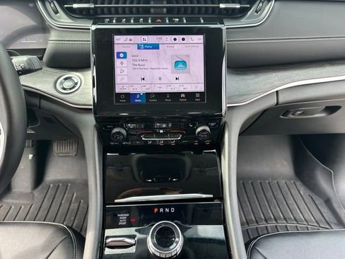 Used 2022 Jeep Grand Cherokee L Limited image 32