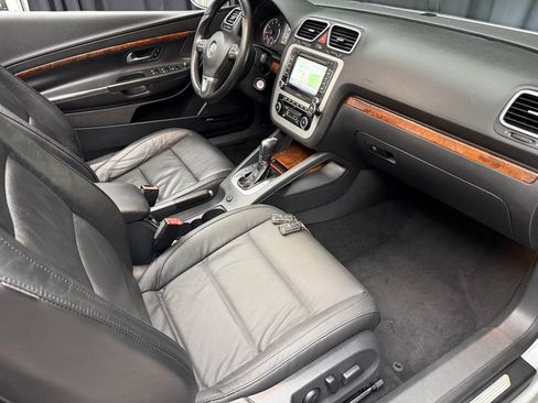 Used 2012 Volkswagen Eos Lux FWD image 26