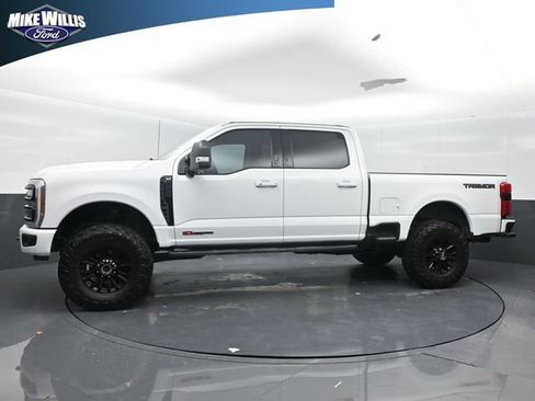 Used 2023 Ford F250 XLT w/ Black Appearance Package AWD/4WD image 4