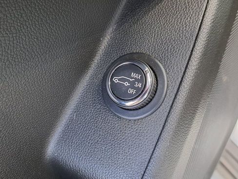 Used 2023 Chevrolet Traverse LT image 24