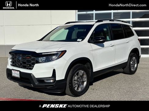 Used 2023 Honda Passport TrailSport image 1