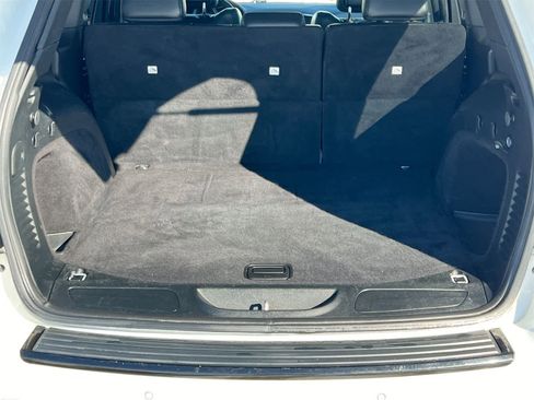 Used 2017 Jeep Grand Cherokee Altitude image 33