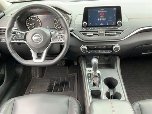 Used 2020 Nissan Altima 2.5 SR image 12