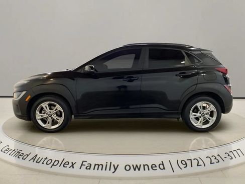 Used 2022 Hyundai Kona SEL FWD image 2
