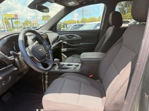 Used 2023 Chevrolet Traverse LT FWD image 5