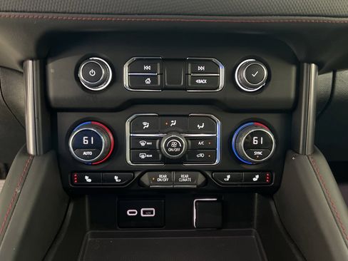 Used 2023 Chevrolet Suburban RST w/ Luxury Package image 17