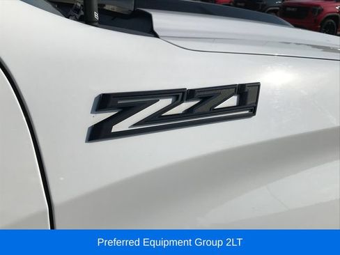 Used 2022 Chevrolet Silverado 1500 LT Trail Boss w/ LT Trail Boss Premium Package AWD/4WD image 3