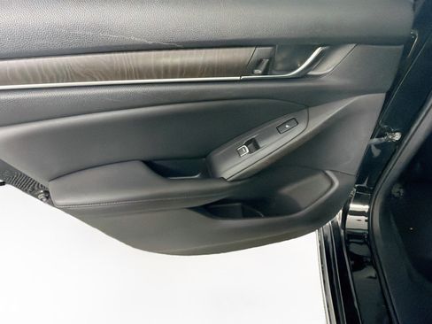 Used 2020 Honda Accord Touring image 26