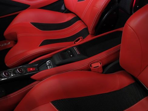 Used 2023 Ferrari F8 Tributo RWD image 18