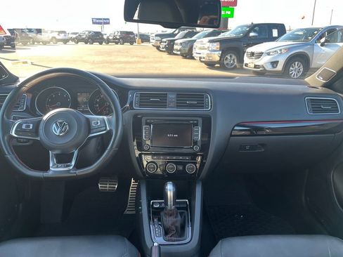 Used 2015 Volkswagen Jetta GLI SE image 17